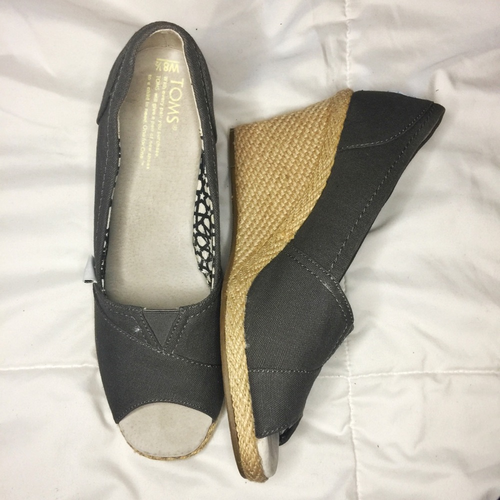 TOMS Gray and Tan Wedges, Size W8.5